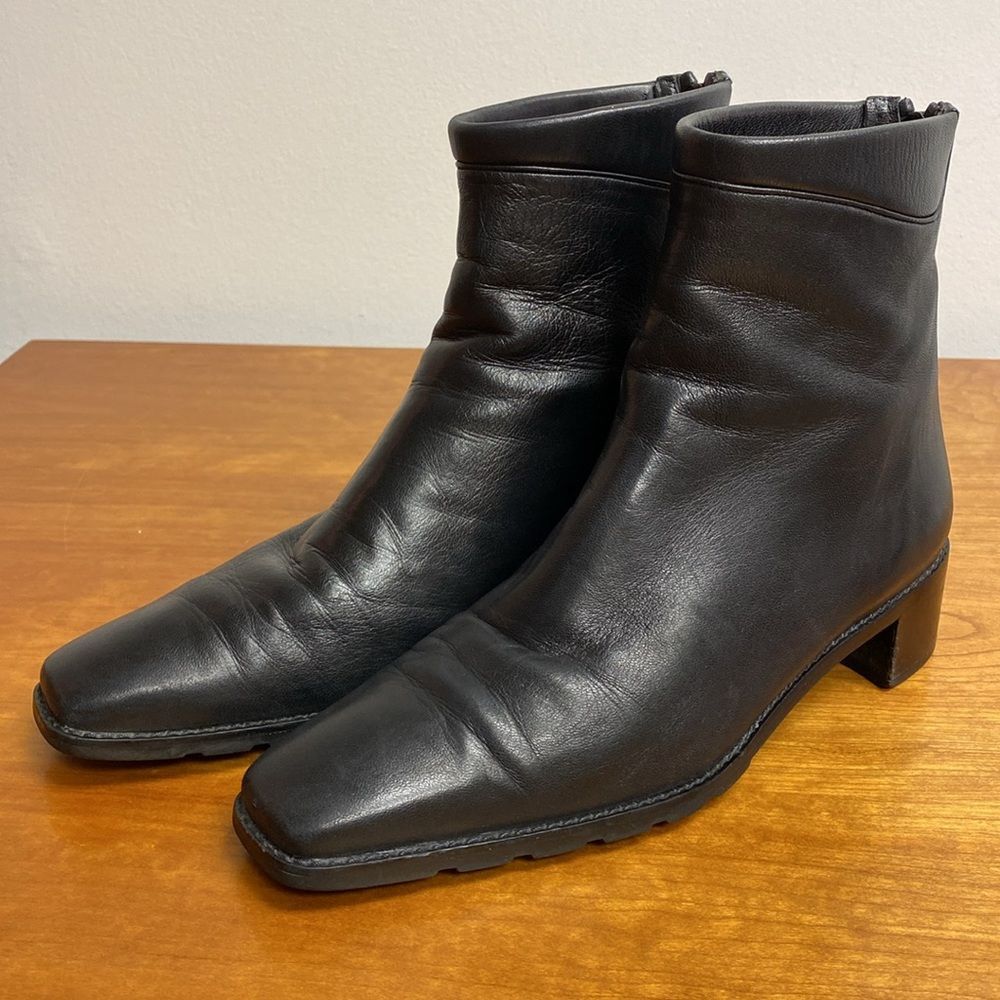 Stuart Weitzman Soft Leather Zip Back Ankle Boots Square Toe Black Size 5.5